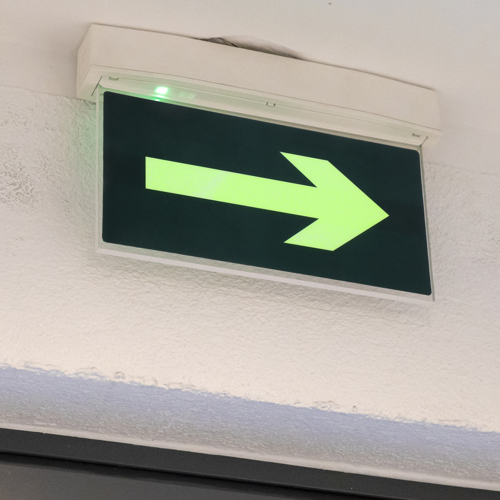 8 adesivi direzionali di uscit - Emergency Exit Sign recensione e prezzo